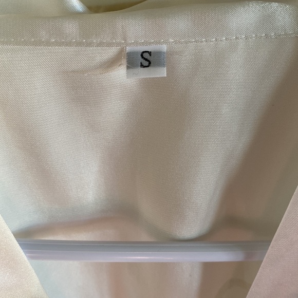 White “Bride” Robe - Picture 4 of 4